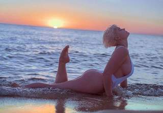 Stefania Ferrario feet photo 5