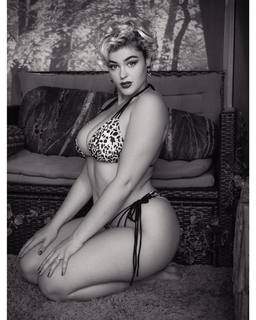 Stefania Ferrario feet photo 7