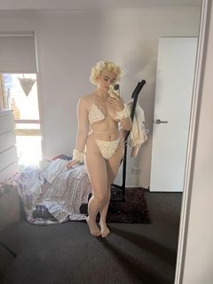 Stefania Ferrario feet photo 13