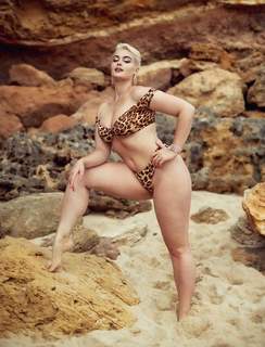 Stefania Ferrario feet photo 5