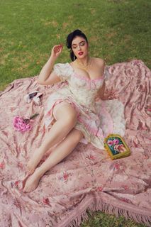 Stefania Ferrario feet photo 5