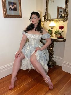 Stefania Ferrario feet photo 3