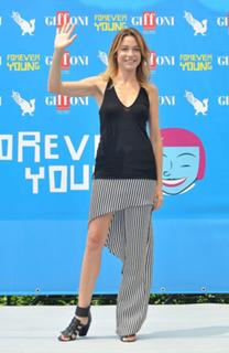 Stefania Rocca feet photo 7