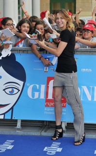 Stefania Rocca feet photo 4