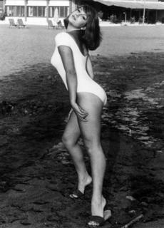 Stefania Sandrelli feet photo 7