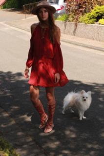 Stefanie Giesinger feet photo thumbnail