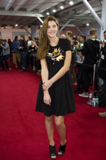 Stefanie Giesinger feet photo thumbnail