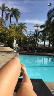 Stefanie Giesinger feet photo thumbnail