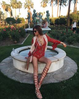 Stefanie Giesinger feet photo thumbnail