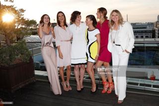 Stefanie Giesinger feet photo thumbnail