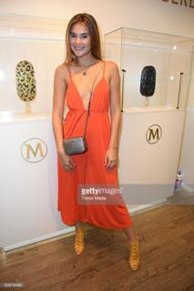 Stefanie Giesinger feet photo thumbnail