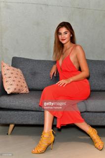 Stefanie Giesinger feet photo thumbnail
