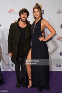 Stefanie Giesinger feet photo thumbnail