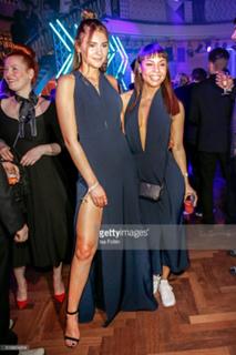 Stefanie Giesinger feet photo thumbnail