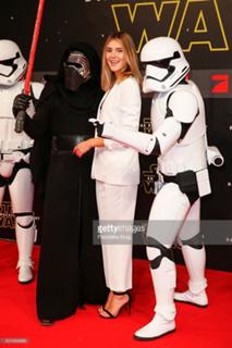 Stefanie Giesinger feet photo thumbnail