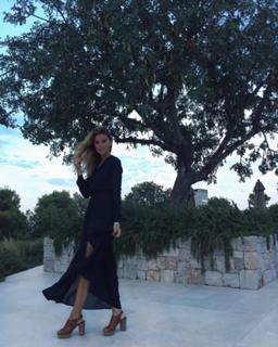 Stefanie Giesinger feet photo thumbnail