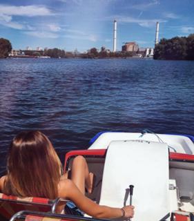 Stefanie Giesinger feet photo thumbnail