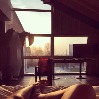 Stefanie Giesinger feet photo thumbnail