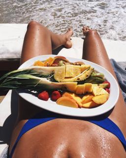 Stefanie Giesinger feet photo thumbnail