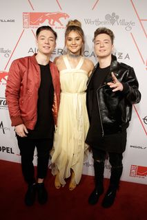 Stefanie Giesinger feet photo thumbnail