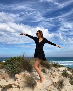 Stefanie Giesinger feet photo thumbnail