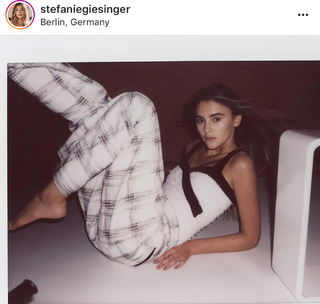 Stefanie Giesinger feet photo thumbnail