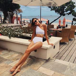 Stefanie Giesinger feet photo thumbnail