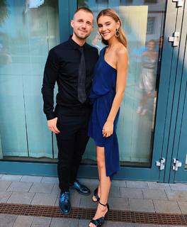 Stefanie Giesinger feet photo thumbnail