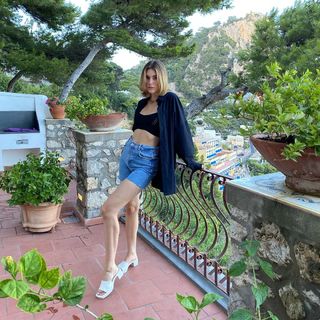 Stefanie Giesinger feet photo thumbnail