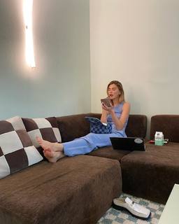 Stefanie Giesinger feet photo thumbnail