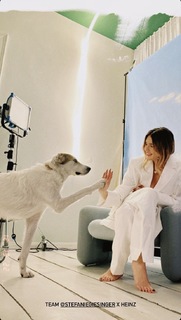 Stefanie Giesinger feet photo thumbnail