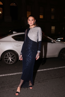 Stefanie Giesinger feet photo thumbnail