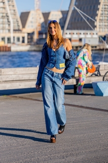 Stefanie Giesinger feet photo thumbnail