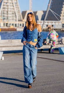 Stefanie Giesinger feet photo thumbnail