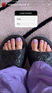 Stefanie Giesinger feet photo thumbnail