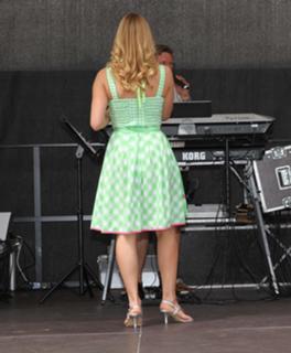 Stefanie Hertel feet photo thumbnail