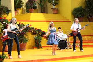 Stefanie Hertel feet photo thumbnail