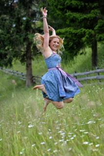 Stefanie Hertel feet photo thumbnail