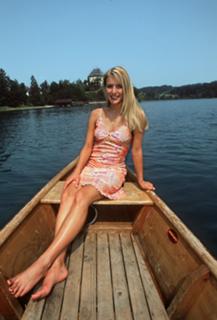 Stefanie Hertel feet photo thumbnail