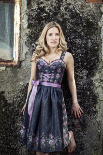 Stefanie Hertel feet photo thumbnail