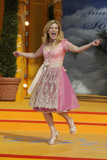 Stefanie Hertel feet photo thumbnail