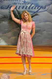 Stefanie Hertel feet photo thumbnail