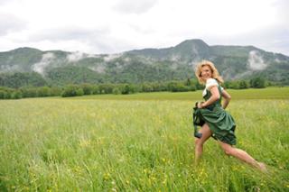 Stefanie Hertel feet photo thumbnail