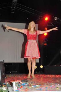 Stefanie Hertel feet photo thumbnail