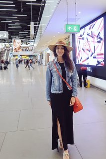 Stefanie Joosten feet photo thumbnail