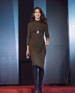 Stefanie Joosten feet photo thumbnail