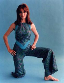 Stefanie Powers feet photo thumbnail