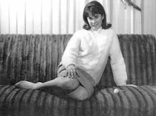 Stefanie Powers feet photo thumbnail