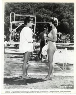 Stefanie Powers feet photo thumbnail