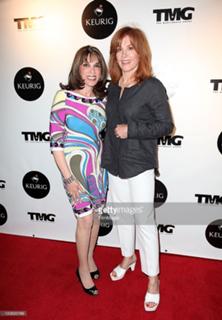 Stefanie Powers feet photo thumbnail